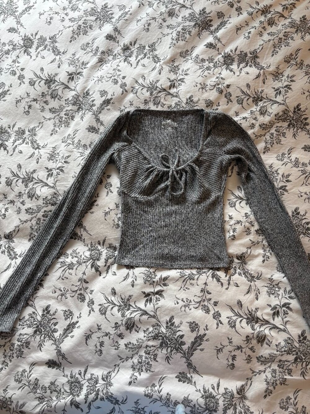 Hollister grey long sleeve tie-front top, women's XS
